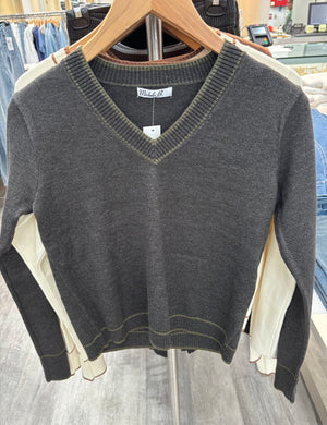 Stripe trim V neck sweater